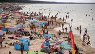 "Po modzie na brzydotę czas pogadać o modzie na bycie syfiarzem na plaży". Blogerka o irytującym zachowaniu nad polskim morzem