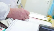 Biorą L4 i wracają do Polski. "Otrzymują wysokie wynagrodzenie w euro"