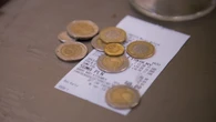 Z pozoru drobnostka, ale kelnerzy Ĺşle na to patrzÄ. Lepiej nie rĂłb tak w restauracji
