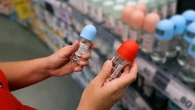 UĹźywasz antyperspirantu i nadal siÄ pocisz? "To nie kwestia produktu". Chodzi o jeden bĹÄd