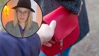 ZdradziĹa trik, ktĂłry "oĹlepia" kieszonkowcĂłw. "Bezpieczne jak broĹ policjantĂłw"