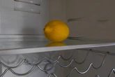 WciÄĹź maĹo kto spryskuje lodĂłwkÄ cytrynÄ. Ten patent zasĹuguje na oklaski