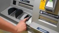 Czy bankomat rozpozna PIN wspak jako sygnaĹ alarmowy? To pomysĹ sprzed 30 lat