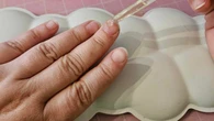 Nie hybryda i żele. Są już passé. Jest lepszy manicure i znacznie zdrowszy dla płytki