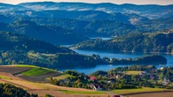Niby Polska, a jak Toskania. To bajeczne jezioro nieopodal Krakowa skradnie ci serce