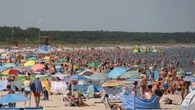 Wakacje nad BaĹtykiem z nowymi zasadami. PlaĹźe podzielono na specjalne strefy