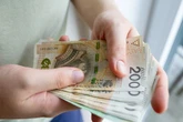 Koniec oszczÄdzania? Polacy masowo wypĹacajÄ
Ĺrodki z PPK. "NaprawdÄ daje zarobiÄ"