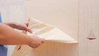 Tak pozbÄdziesz siÄ starej tapety. Odejdzie jak maseĹko, a tynk zostanie na miejscu