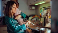 Styl Ĺźycia czy potrzeba kontroli? Badacze odkryli, co pociÄga mÄĹźczyzn w trendzie tradwife