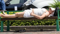Co na oparzenia słoneczne? Trik dermatolożki przynosi ulgę w kilka minut. "Działa cuda"