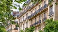 AI niczym paryski architekt wnętrz. Tak urządzisz mieszkanie po francusku. Połączenie elegancji i luzu