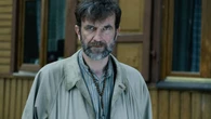 Tomasz Kot w nowej produkcji HBO. To gęsta i mroczna odsłona lat 90. Zapowiada się serialowa uczta