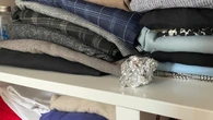 Zawsze trzymam jedną kulkę z folii w szafie. Najlepszy trik na oszczędność pieniędzy i nerwów