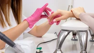 Do niedawna symbol kiczu. Paznokcie z lat 2000 wracajÄ w odmienionej wersji