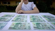 Ile dać w prezencie na komunię w 2025 roku? Ludzie podzieleni. "W tym roku 1000 zł"