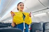 Dlaczego personel pokĹadowy wita siÄ z pasaĹźerami? Zanim usiÄdziesz w fotelu, juĹź coĹ o tobie wiedzÄ