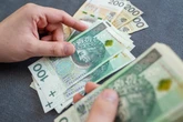 Przeprowadzka siÄ opĹaca. Tym osobom urzÄd wypĹaci nawet 17 tys. zĹ