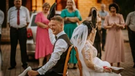 Nie chcÄ juĹź zabaw z bananami i papierem toaletowym na weselu. Nowa era to drony i fotobudka AI