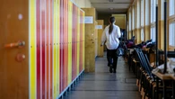 SzukajÄ do pracy, ale chÄtnych brak. 20 tysiÄcy miejsc czeka. "TraktujÄ nas bez szacunku"