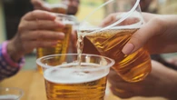 Wasz głosPokolenie Z wyciągnie nas z alkoholowego dołka? "Nie chwalą sobie już, jak im film odcina"