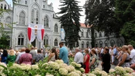 Czy 15 sierpnia trzeba iĹÄ do koĹcioĹa? I co z jedzeniem miÄsa? Prawo kanoniczne mĂłwi jasno