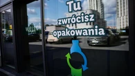 Nie tylko zakupy w sklepie. Resort wyjaĹnia, jak system kaucyjny dziaĹa w restauracjach
