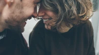 Inni lecą do nich jak ćmy do światła. Najbardziej czarujące znaki zodiaku. Trudno im się oprzeć