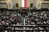 Spora różnica między KO a PiS. Polska 2050 na szarym końcu [SONDAŻ]