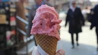 Uważaj na podrobione lody we Włoszech. Tradycyjne gelato wyróżniają dwa szczegóły
