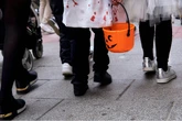 KoĹciĂłĹ kontra dynie i cukierki. Czy katolicy mogÄ obchodziÄ Halloween?