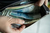 272 zĹ co miesiÄc, ale nie z ZUS. Specjalny dodatek do koĹca Ĺźycia tylko dla dwĂłch grup