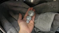 WystarczÄ trzy maĹe kulki z kuchni. Twoje pranie juĹź nigdy nie bÄdzie siÄ elektryzowaÄ