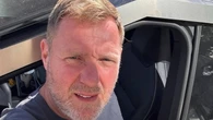 Jako 15-latek byĹ bezdomny. Teraz jest milionerem. Ma jednÄ radÄ. "WmĂłwiono nam kĹamstwo"