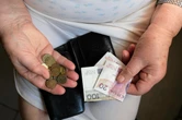 Co jeśli nie będą działać banki? Ekspertka szacuje, ile gotówki trzeba mieć na wypadek kryzysu