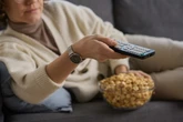 Trzy najlepsze filmy na deszczowy wieczór. Obejrzysz i nie będziesz mogła zasnąć z emocji