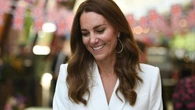 Księżna Kate w jeansach z popularniej sieciówki. Są dostępne również w Polsce! Ten model wyszczupla