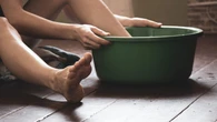 Nie kupujÄ juĹź dezodorantu do stĂłp. Ten trik dziaĹa lepiej niĹź drogie preparaty. Kosztuje grosze