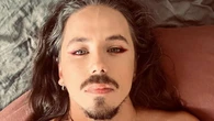 Michał Szpak założył złotą bluzkę i się zaczęło. "Jestem w szoku! Gdzie my żyjemy?"