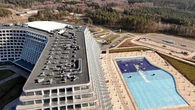 To juĹź nie plotki. Polski megahotel nad BaĹtykiem przyjmie goĹci jeszcze latem. PadĹ dokĹadny termin