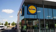 Lidl wyprzedaje jÄ za 39,99 zĹ. Ta sukienka znika z pĂłĹek, panie sÄ zachwycone. A co w Renee?
