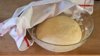 Wyrobiłam i odstawiłam, a ciasto drożdżowe nawet nie drgnęło. Już znam przyczynę