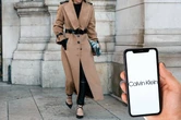 Co za promocja! Zimowy płaszcz Calvin Klein teraz 50% taniej. W składzie? Wełna i kaszmir! Modnie także w HM i GAP