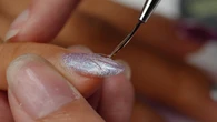 Sardynkowy manicure robi furorÄ. Brzmi dziwnie, wyglÄda zaskakujÄco dobrze. OdwaĹźysz siÄ?