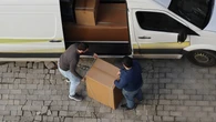 Tylko u nasWysĹaĹa paczkÄ kurierem. Adresatka "dostaĹa kieckÄ przypalonÄ papierosem"