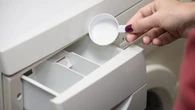 MaĹy symbol kwiatka, wielki bĹÄd w praniu. Przez to twoje ubrania tracÄ kolor i pachnÄ stÄchliznÄ