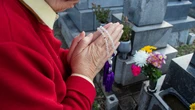 "Są ludzie, co mają 80 lat i nie chcą być sami". Na podryw chodzą na cmentarz