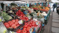 PrzekrÄt na pomidory. Handlarz ujawniĹ kulisy. PĹacisz za podrĂłbki. "Same straty"