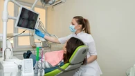 Ile średnio zarabia dentysta? "Niesamowity wyzysk pacjentów"