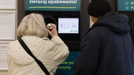 Czas na kartony i "maĹpki" w systemie kaucyjnym? Butelkomaty nie wyrabiajÄ, a rzÄd szykuje korektÄ