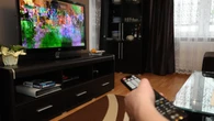 Obraz jak z komunii zamiast kina? Wyłącz tę funkcję w telewizorze. Ustawienie psuje obraz